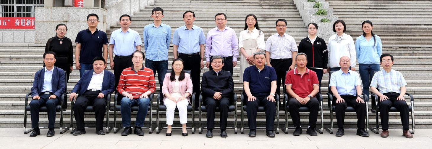 说明: C:\Users\Administrator.BF-20191120DROX\Desktop\2021.4排版\微信图片_合影 (3).jpg